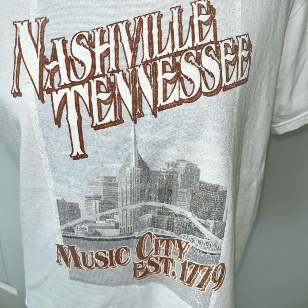 Nashville Tennessee Music City Graphic Tee Vintage-Inspired White T-Shirt - Picture 6 of 7